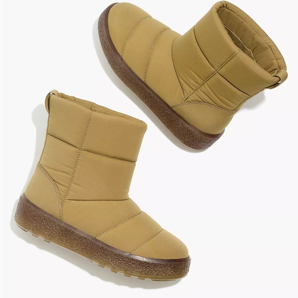 Madewell The Toasty Puffer Boot in Olive Surplus
Water-resistant.